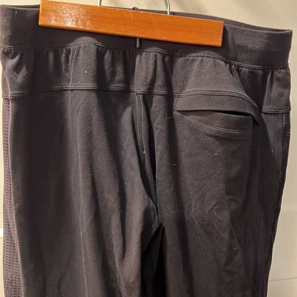 Lululemon City Joggers Size Large Preowned with Care - Picture 6 of 6